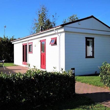 Hofgalow Chalet Op Camping "De Stal" Drijber Bagian luar foto