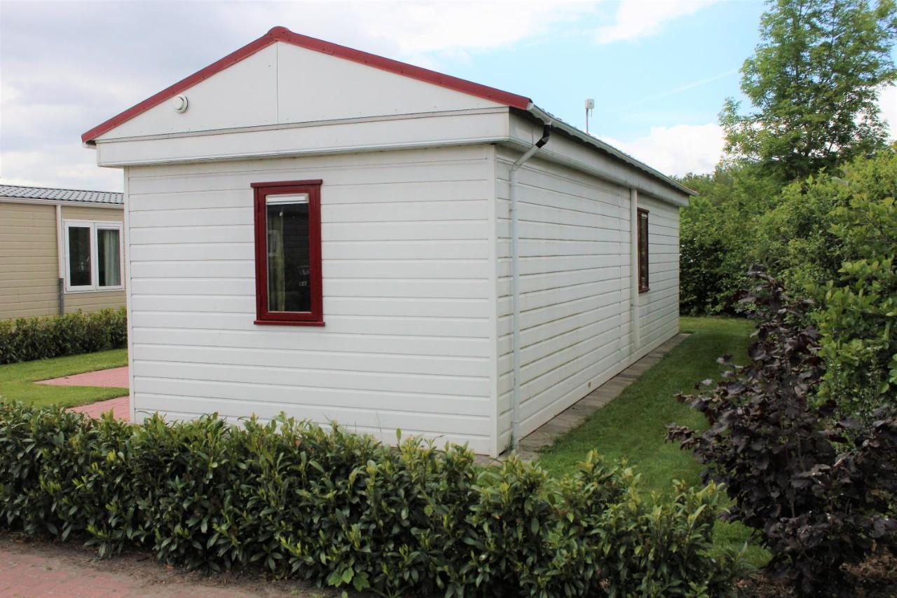 Hofgalow Chalet Op Camping "De Stal" Drijber Bagian luar foto