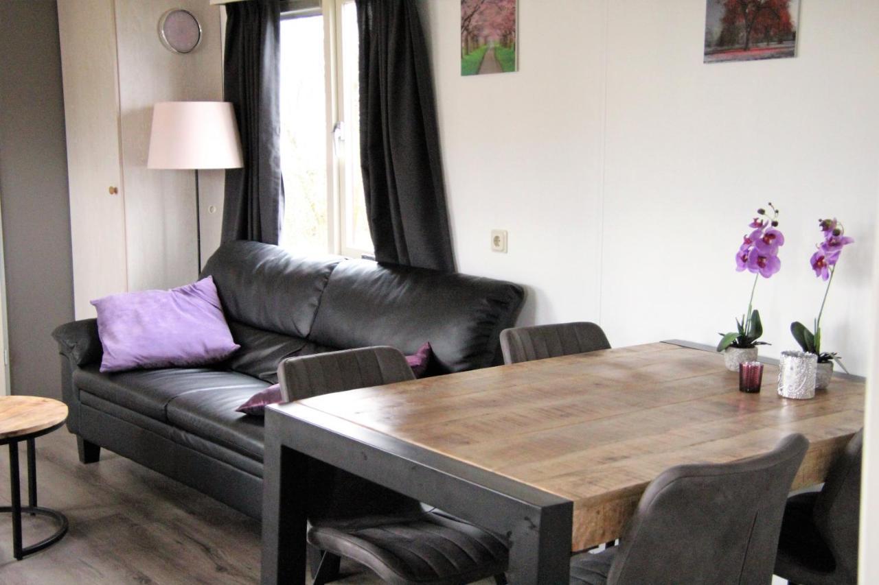 Hofgalow Chalet Op Camping "De Stal" Drijber Bagian luar foto